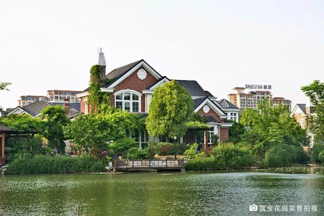 生涯在有湖的地方，是对人生的浪漫私藏